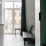 Youthments Living 아파트